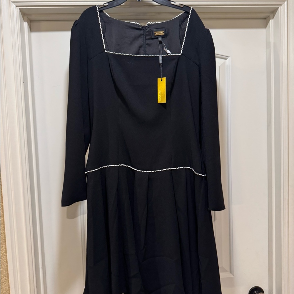 Alexia Admor Black Dress with White Trim 10 NWT